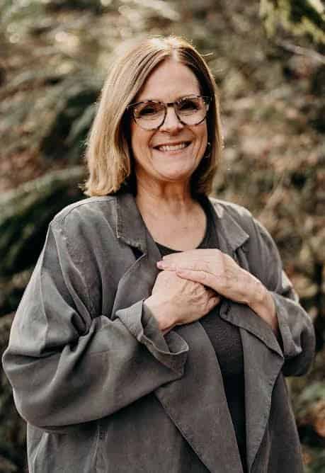 Colleen Benelli (Holy Fire Reiki)